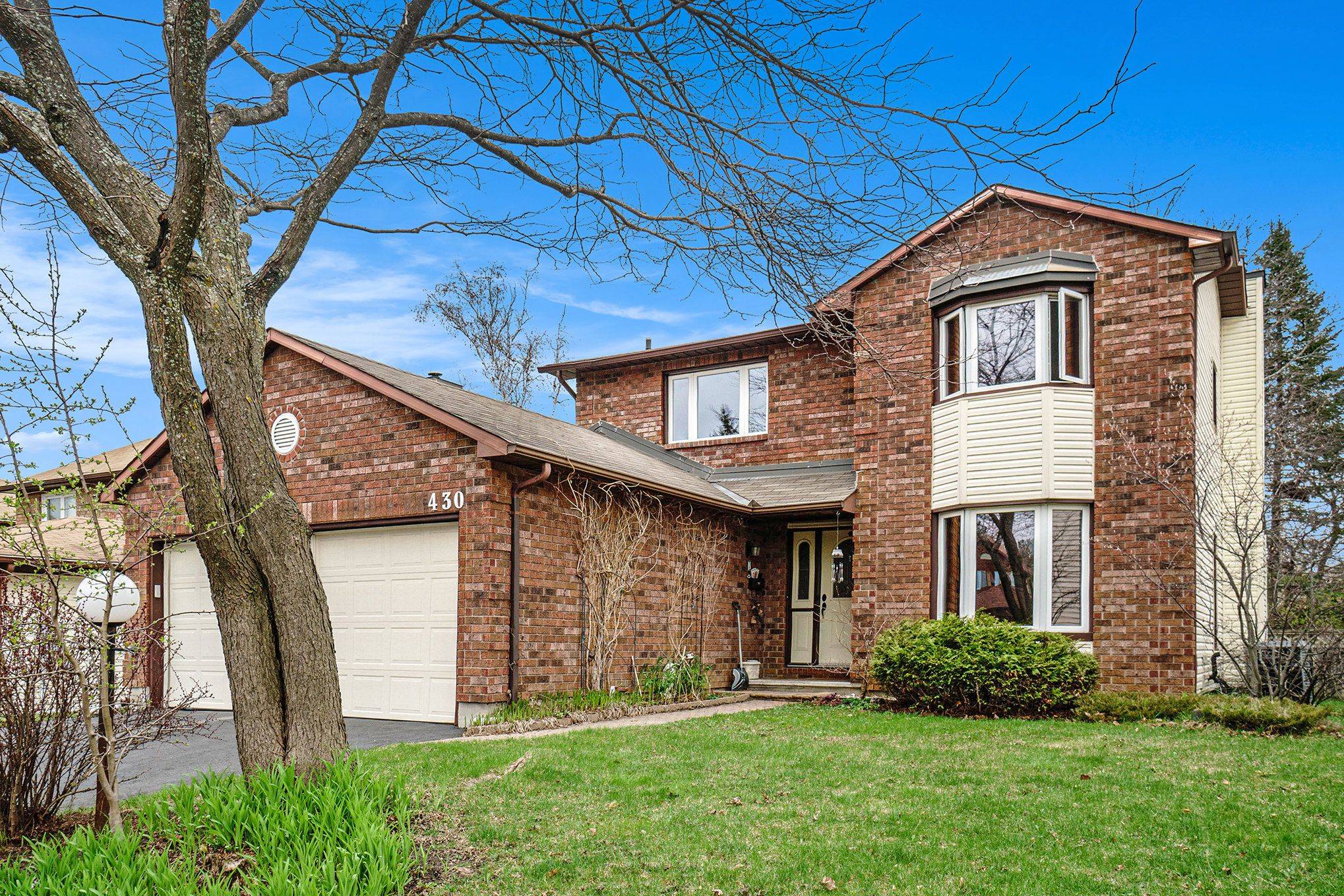 Kanata, ON K2L 3R4,430 Pickford DR