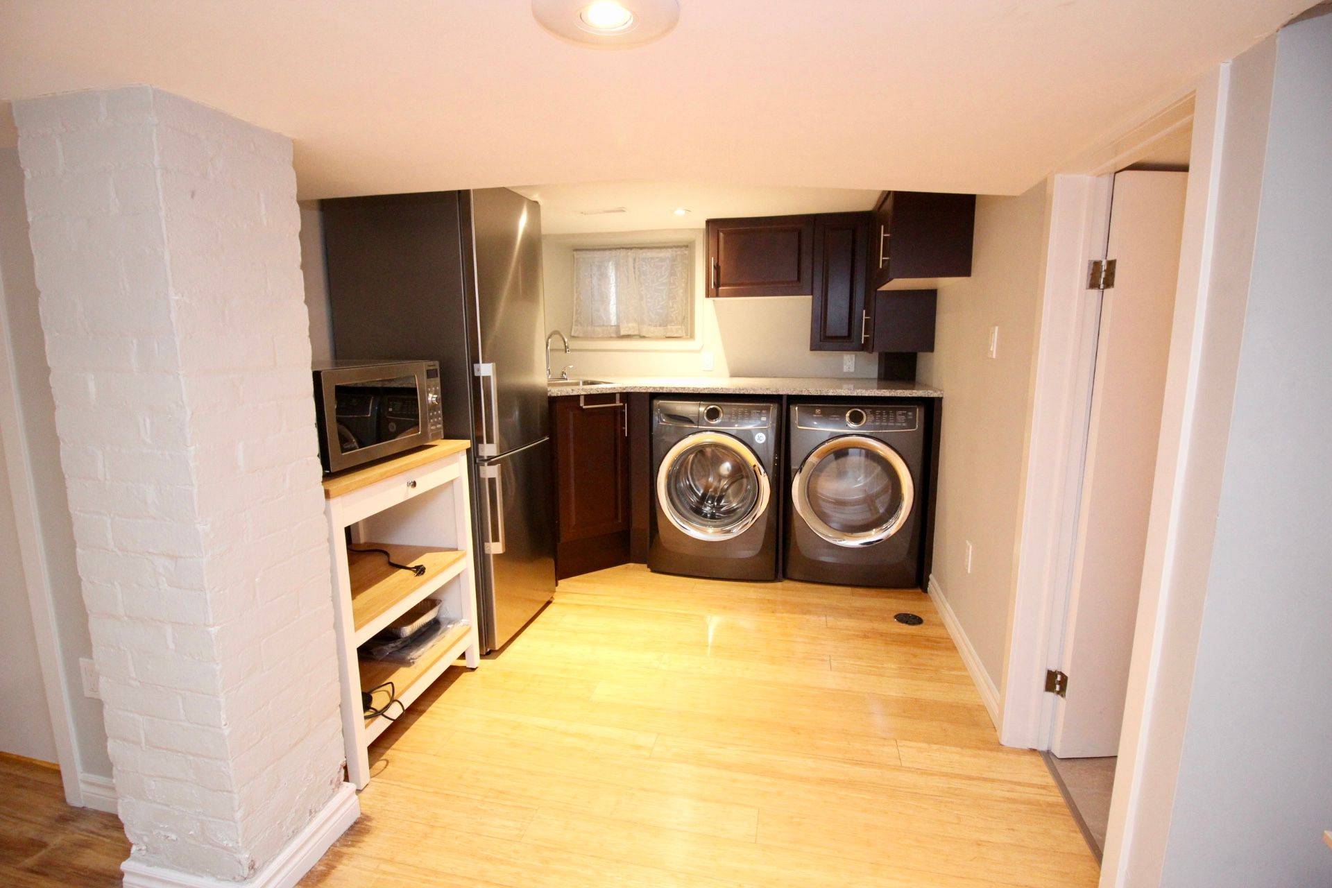 Hamilton, ON L8P 2K3,141 Markland ST #2