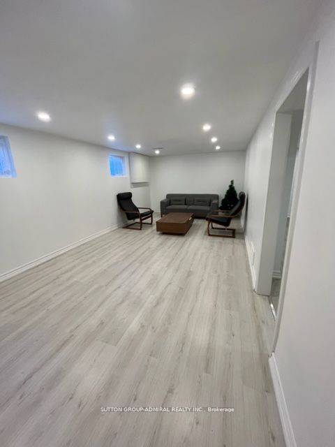 Toronto C15, ON M2J 2G9,48 Nymark AVE