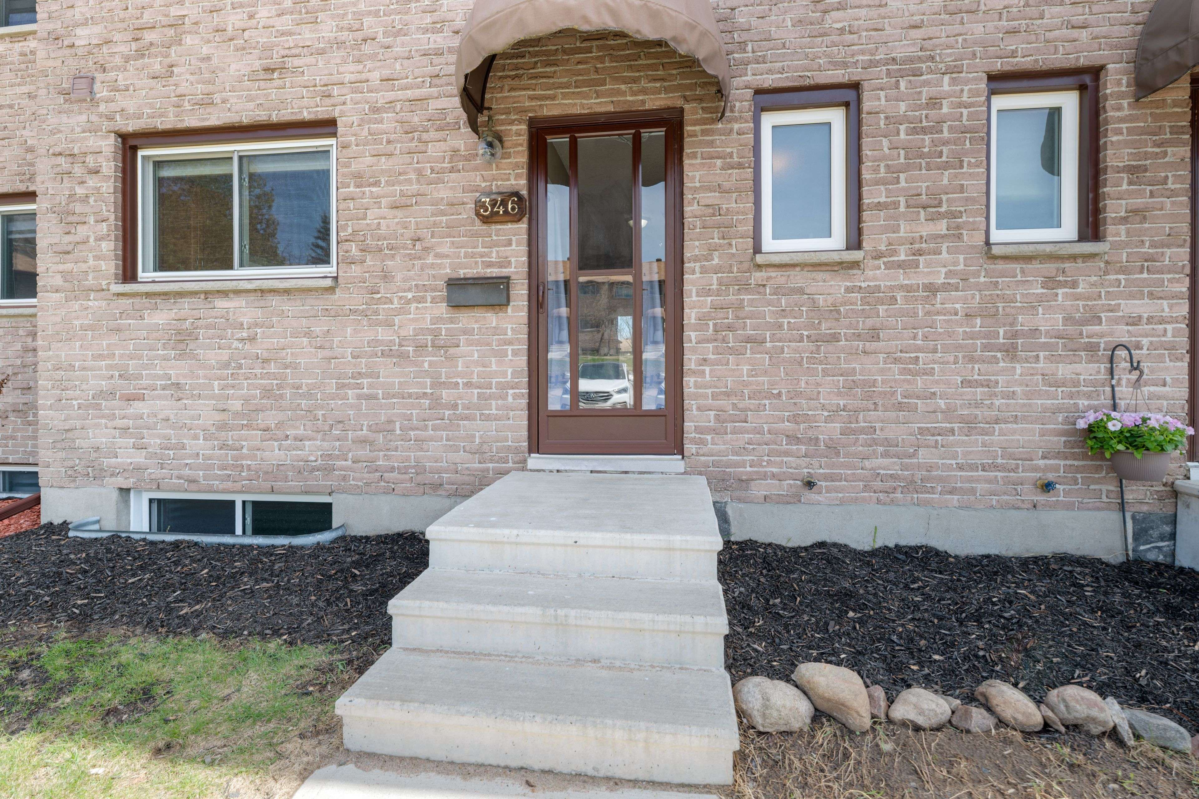 North Bay, ON P1A 3L8,346 WICKSTEAD AVE #10