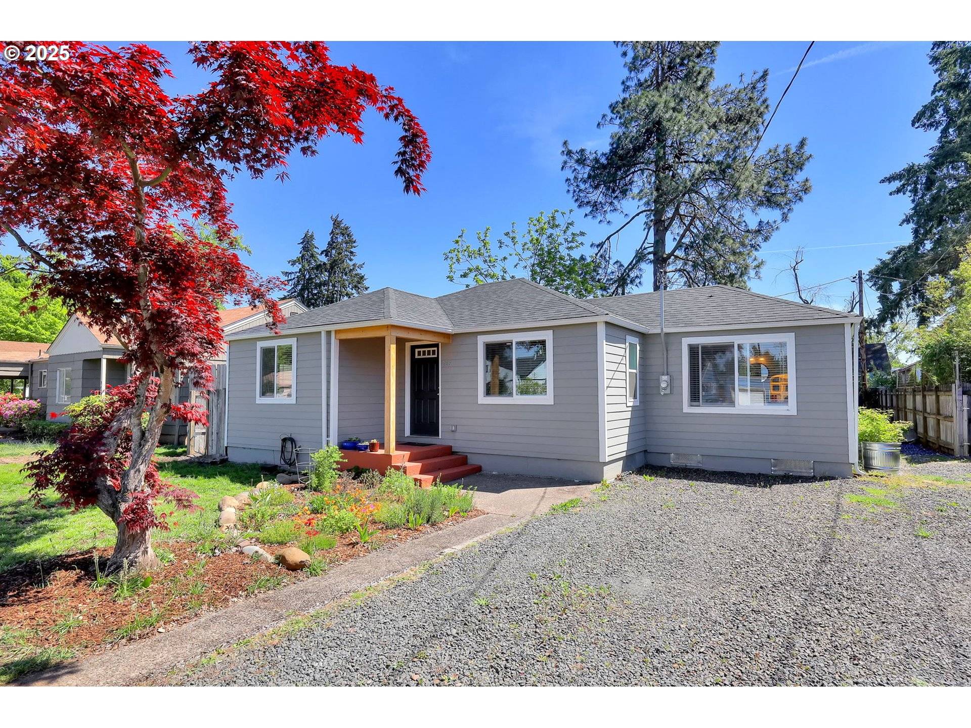 Springfield, OR 97477,855 22ND ST