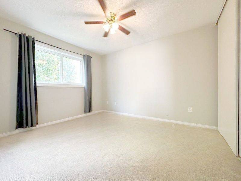 Barrie, ON L4N 8B5,39 Copeman CRES