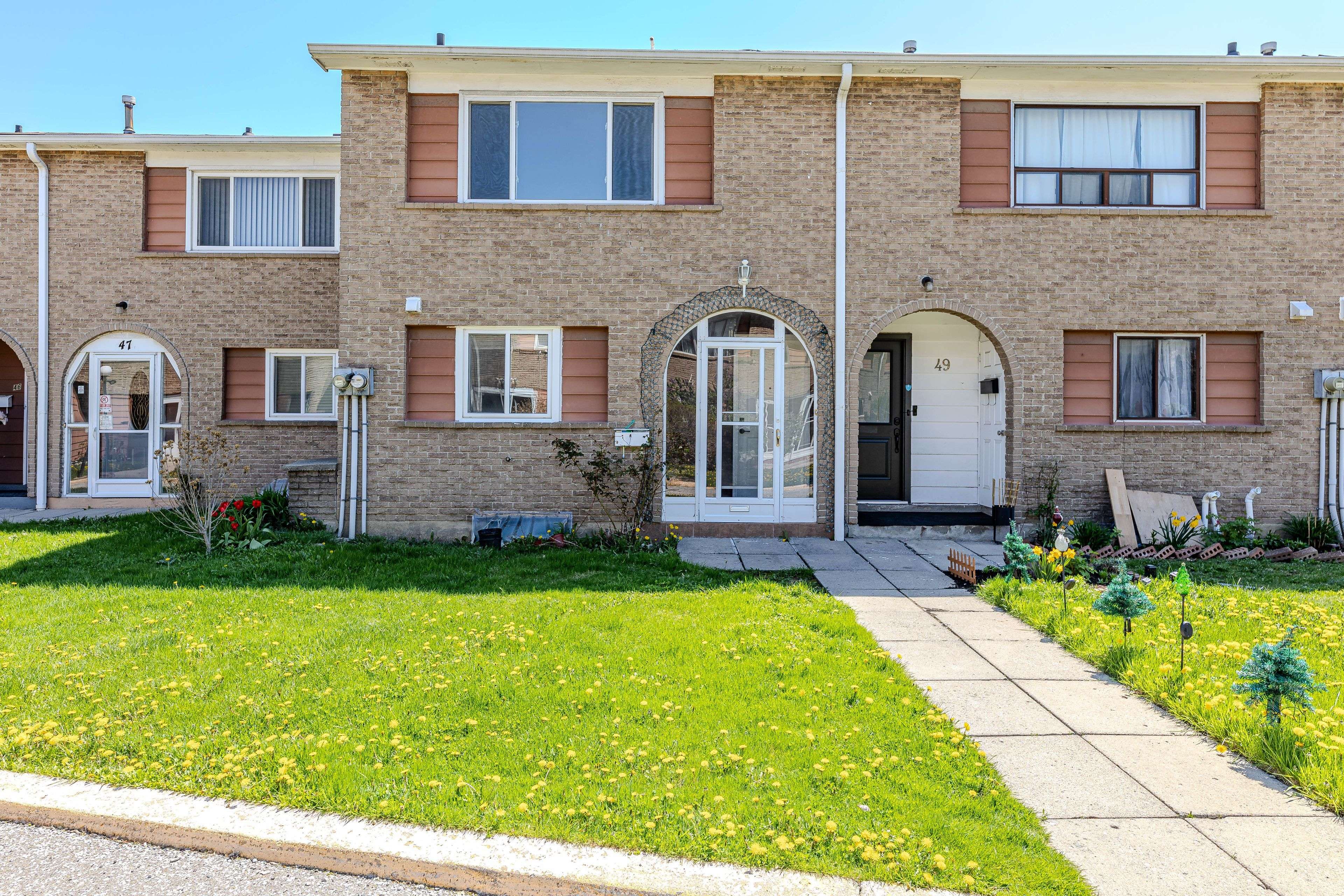 Toronto W10, ON M9V 4A3,2012 Martin Grove RD #48