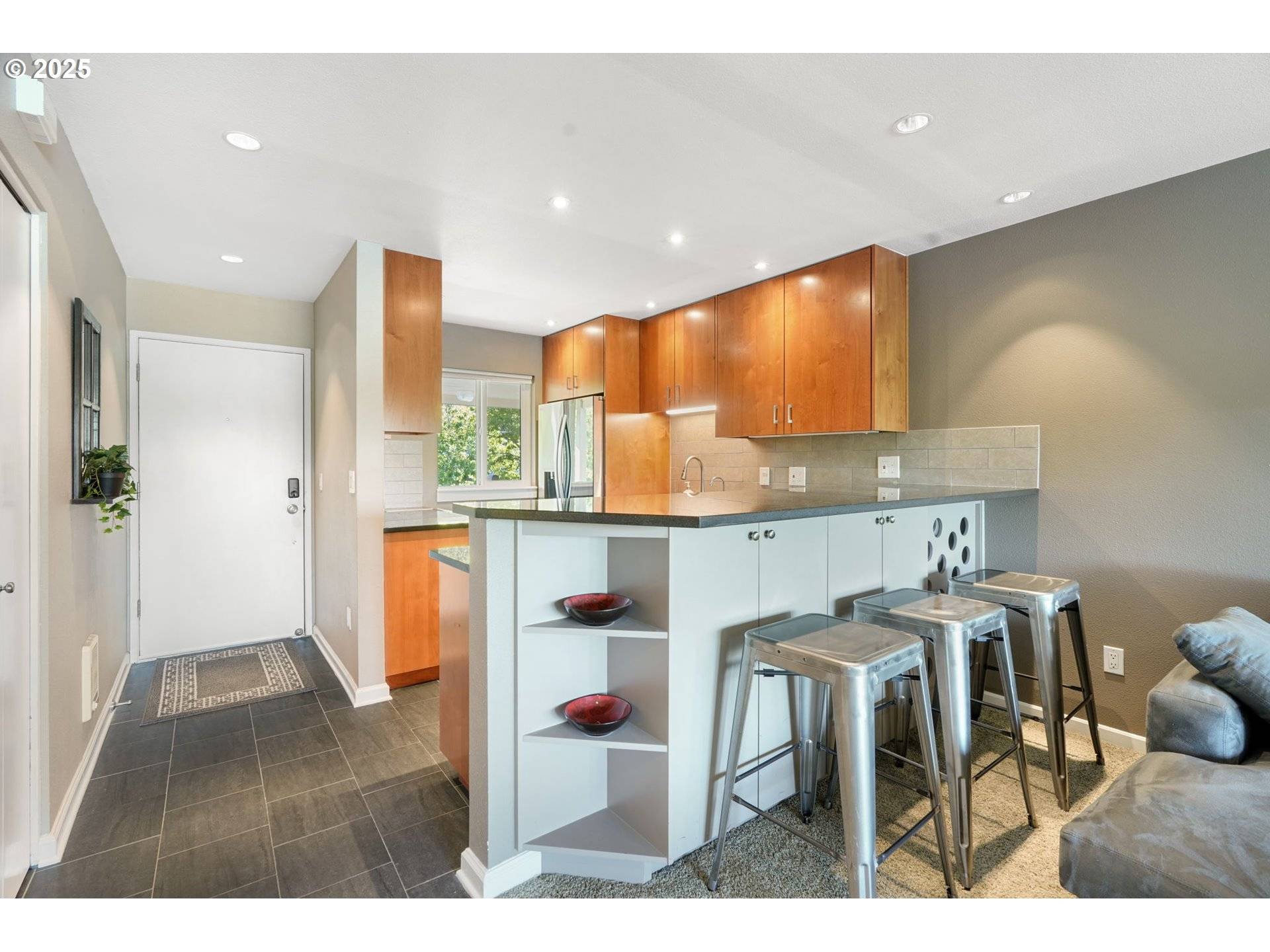 Portland, OR 97239,5110 S LANDING DR #304