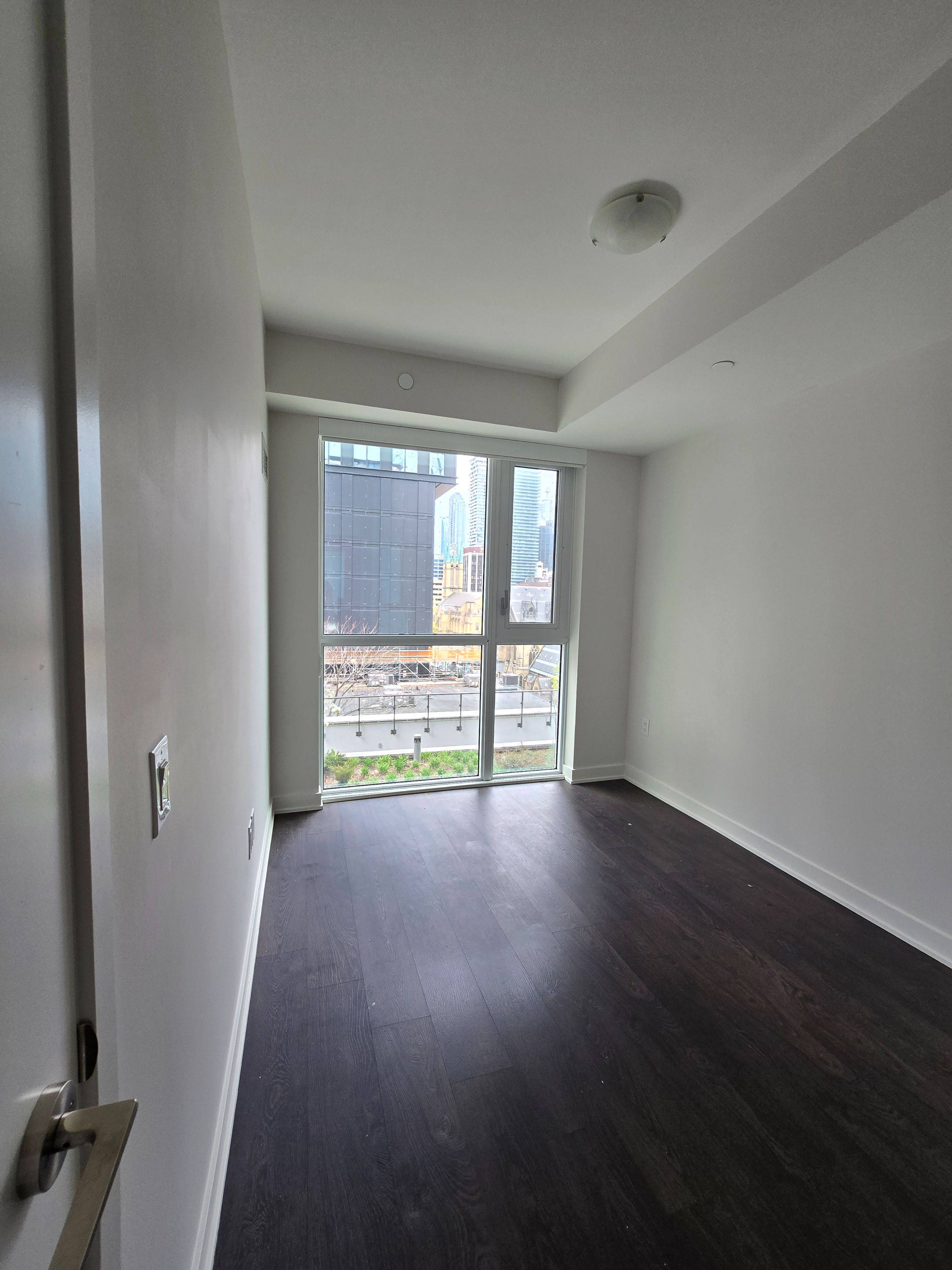 Toronto C08, ON M5B 1E1,100 Dalhousie ST #608