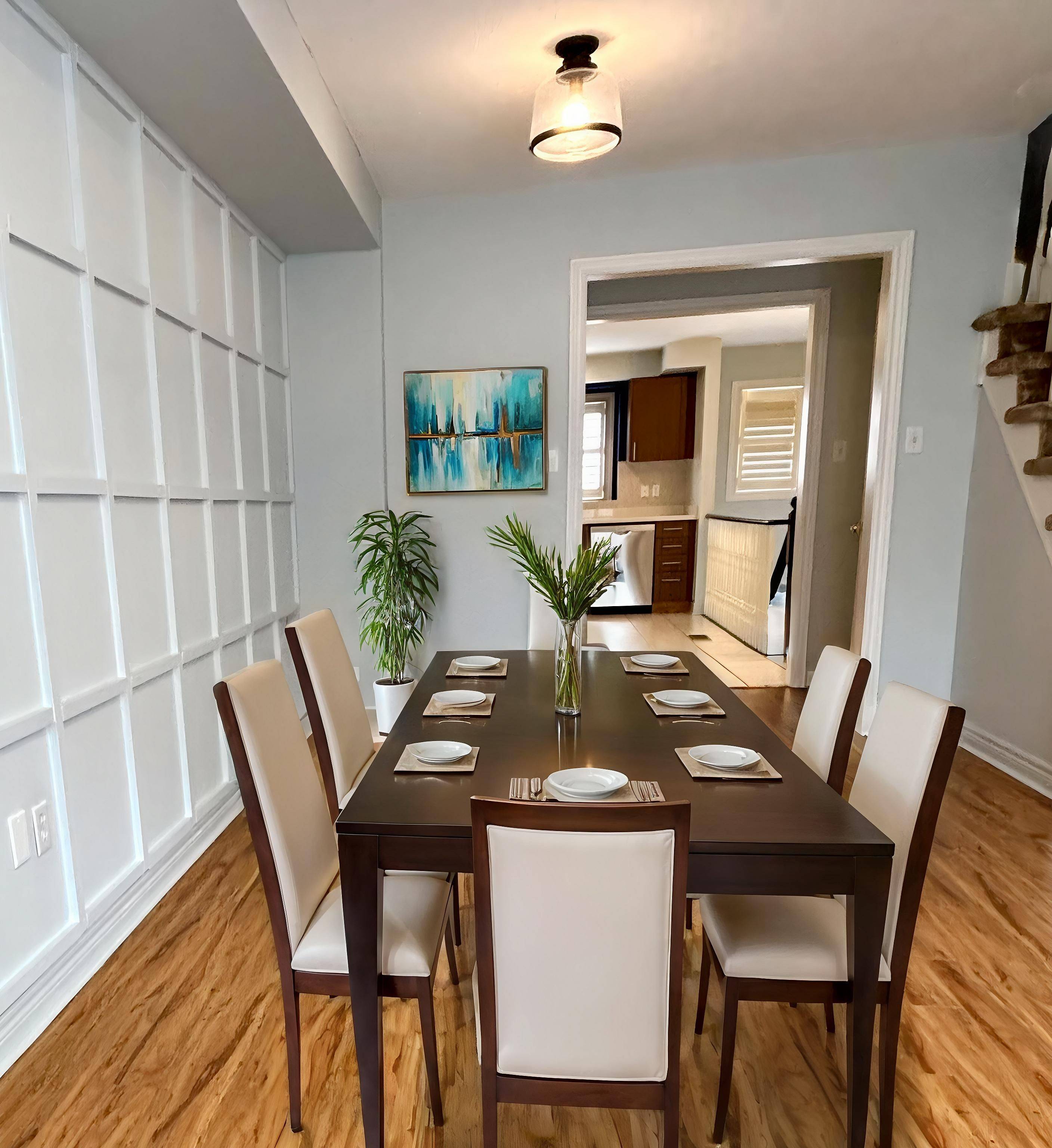 Mississauga, ON L5C 1E1,1128 Dundas ST W #4