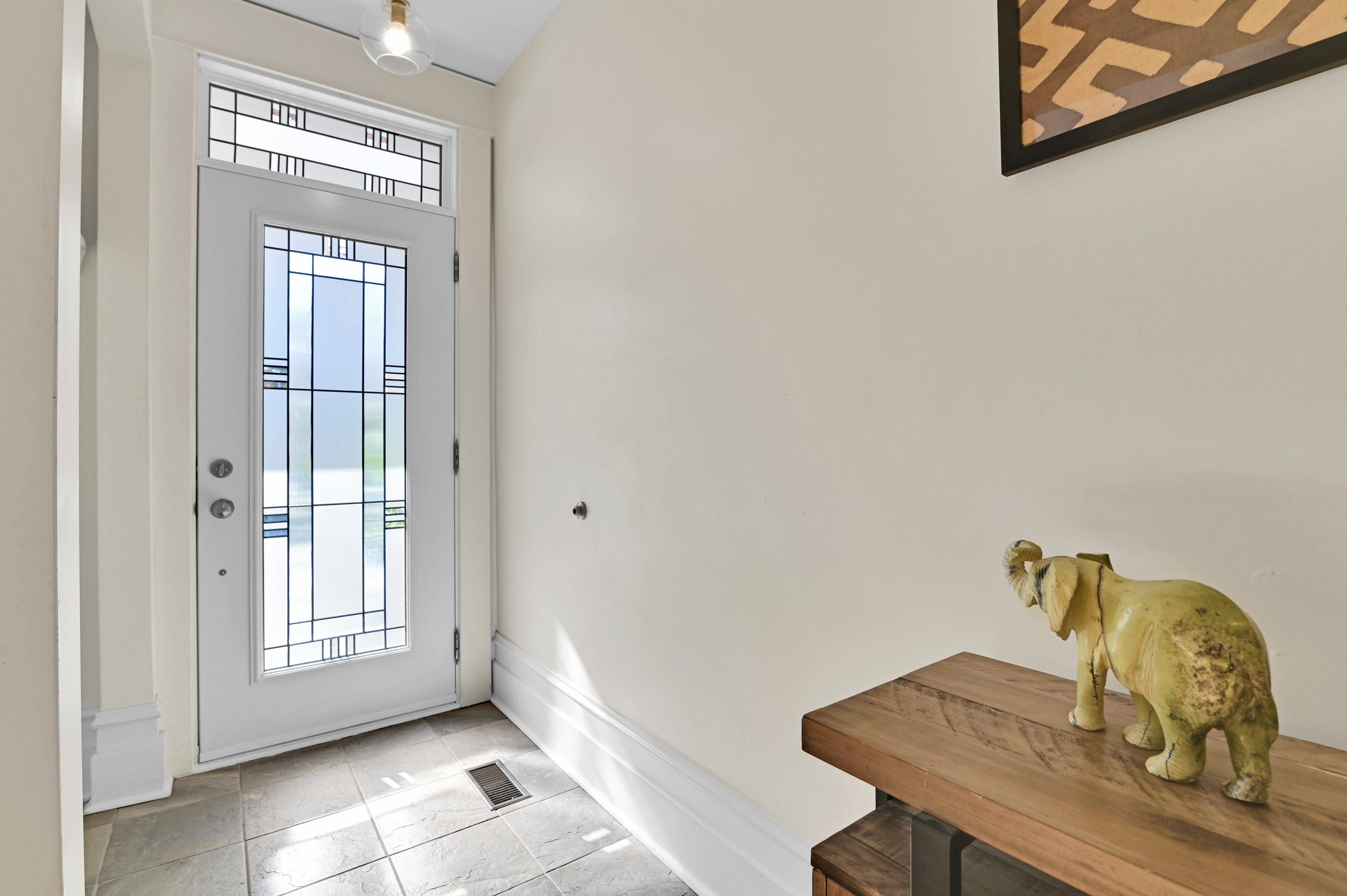 New Edinburgh - Lindenlea, ON K1M 2C2,372 MACKAY ST