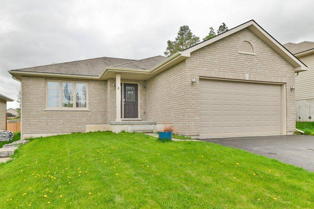 Quinte West, ON K0K 2C0,5 Mitchell DR