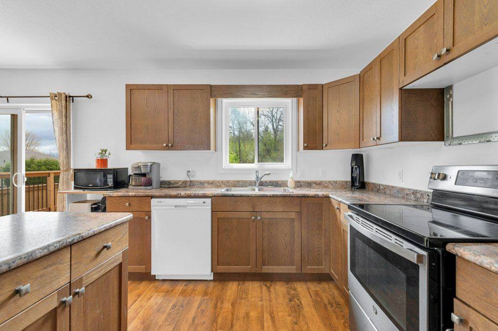 Quinte West, ON K0K 2C0,5 Mitchell DR