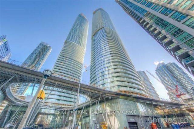 Toronto C01, ON M5J 0B1,14 York ST #6101