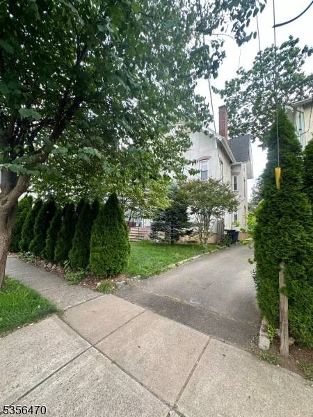 Plainfield City, NJ 07060,208 E 9Th St