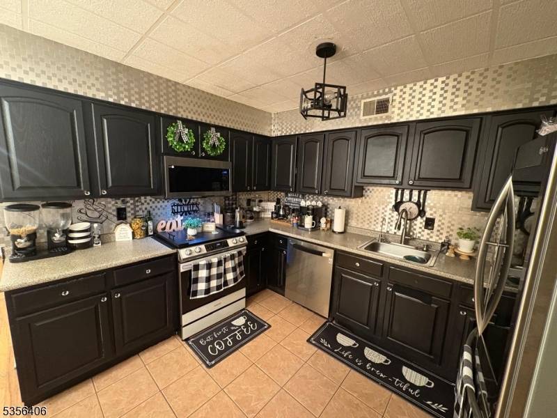 Elizabeth City, NJ 07206,246 Bond St