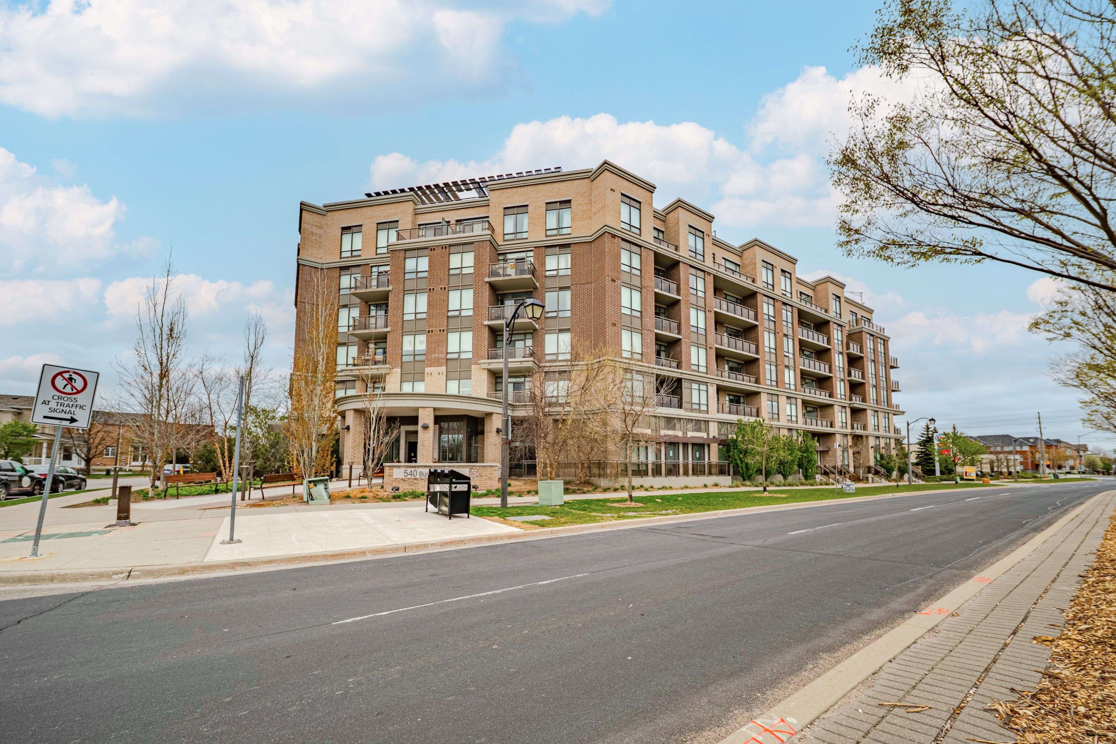 Markham, ON L6C 0Y2,540 Bur Oak AVE #223