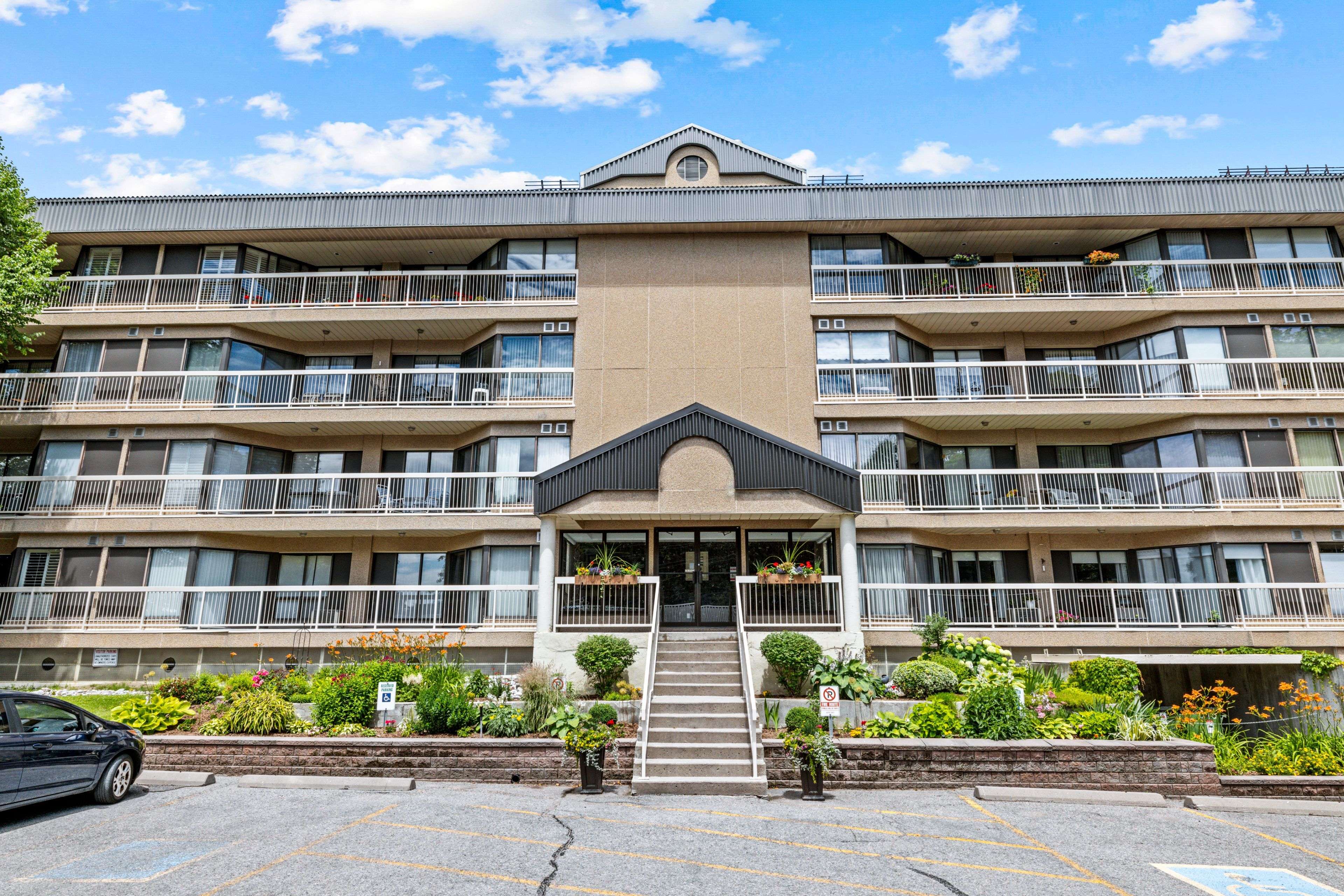 Peterborough East, ON K9H 2G2,40 Auburn ST #206