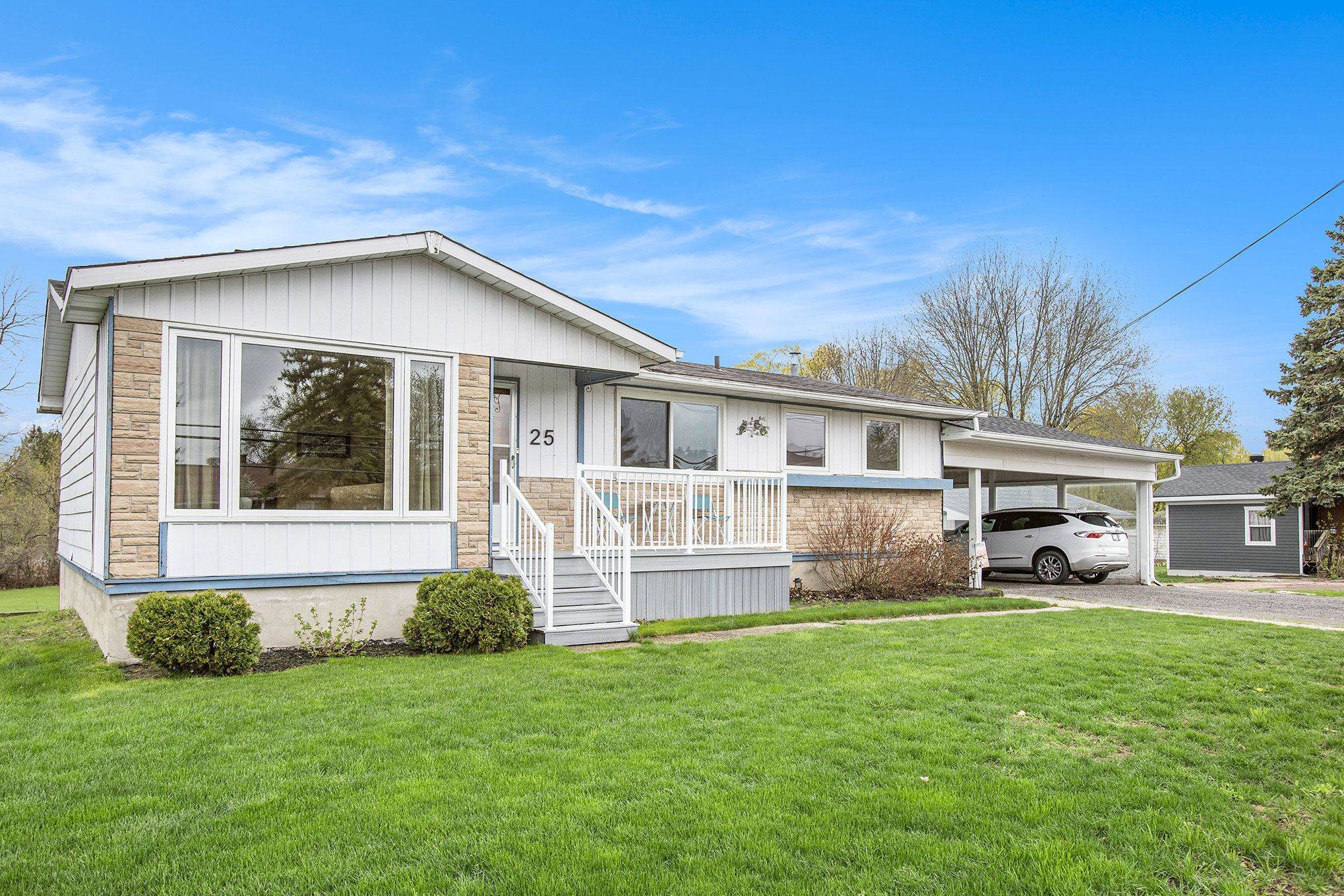 Mcnab/braeside, ON K7S 1R3,25 RIVER RD