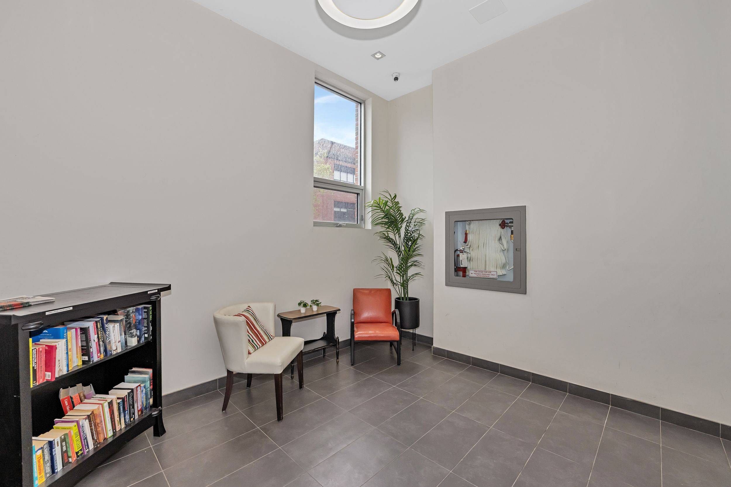 West Centre Town, ON K1R 7K6,390 Booth ST #201