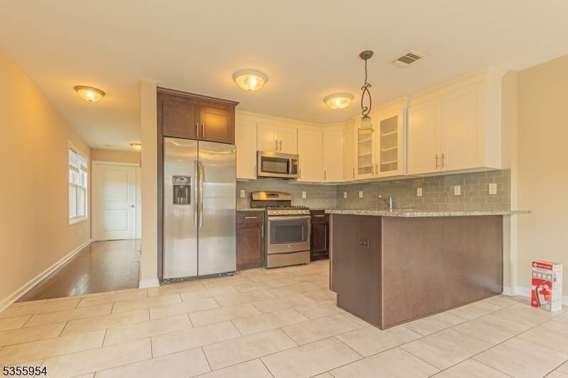Hackensack City, NJ 07601,250 James