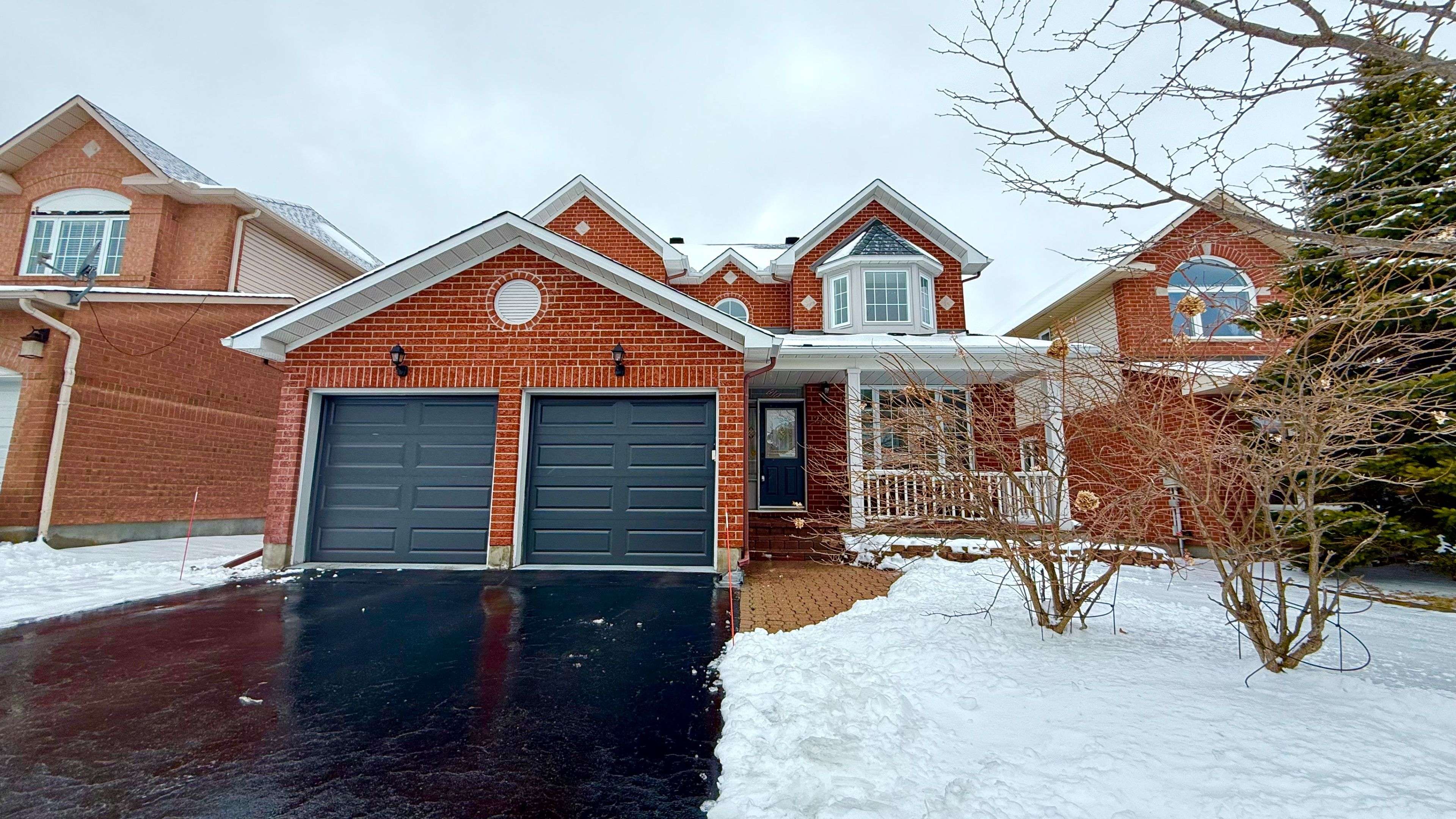 Blossom Park - Airport And Area, ON K1T 4A2,2820 Hank Rivers DR