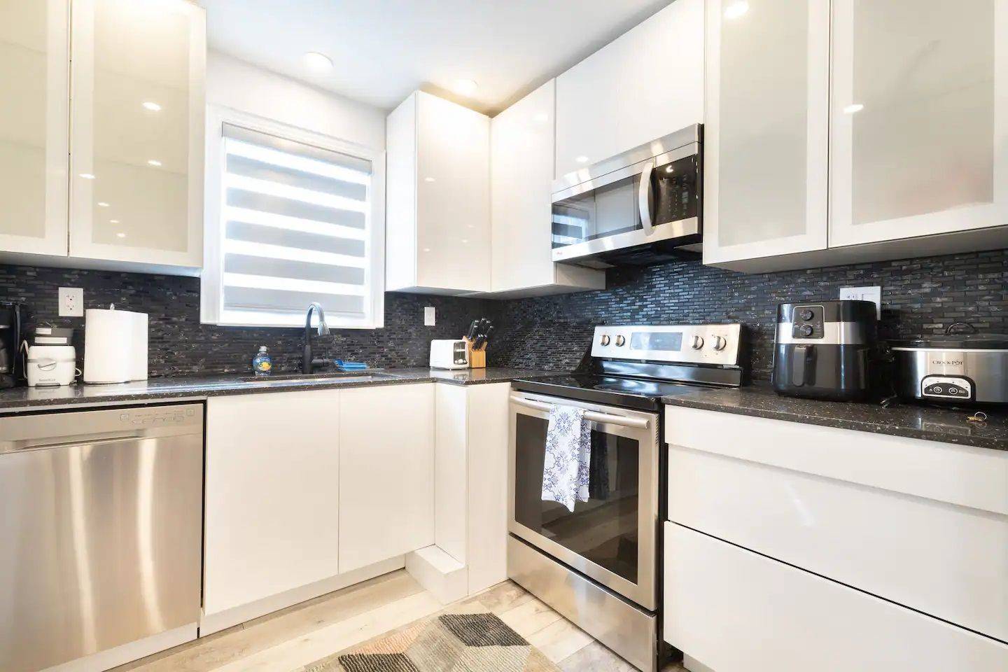 Toronto C06, ON M3H 2L7,101 Reiner RD