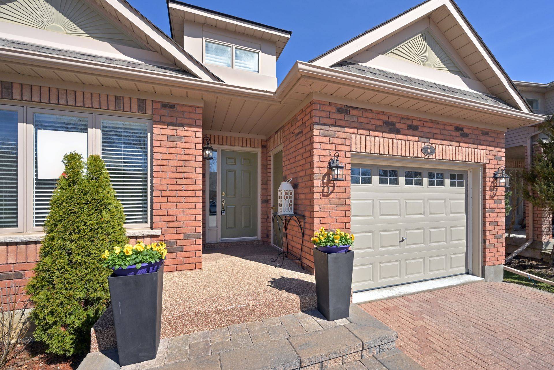 New Tecumseth, ON L9R 1Z3,6 Fortuna CIR
