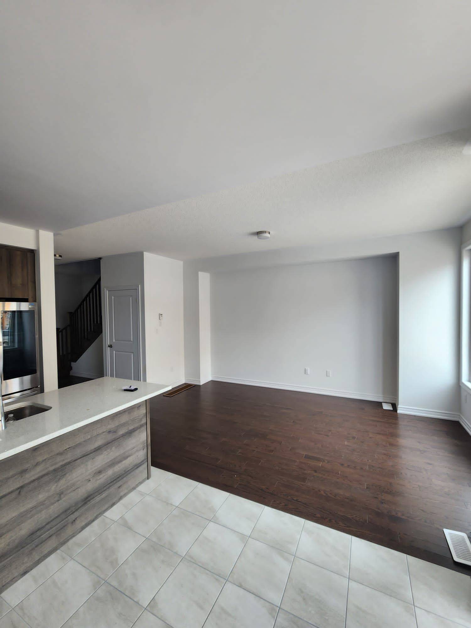 Barrie, ON L9J 0X2,45 Milady CRES