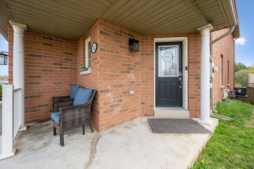 342 Riverstone DR, Oakville, ON L6H 7M3
