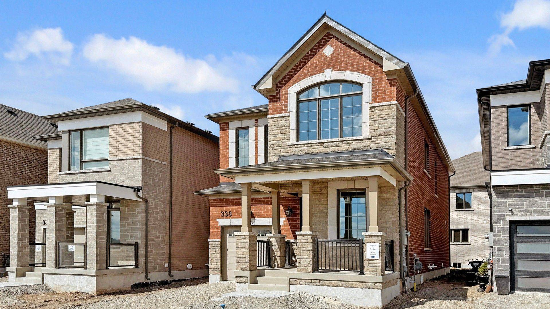 Milton, ON L9E 2B9,338 Marigold CT
