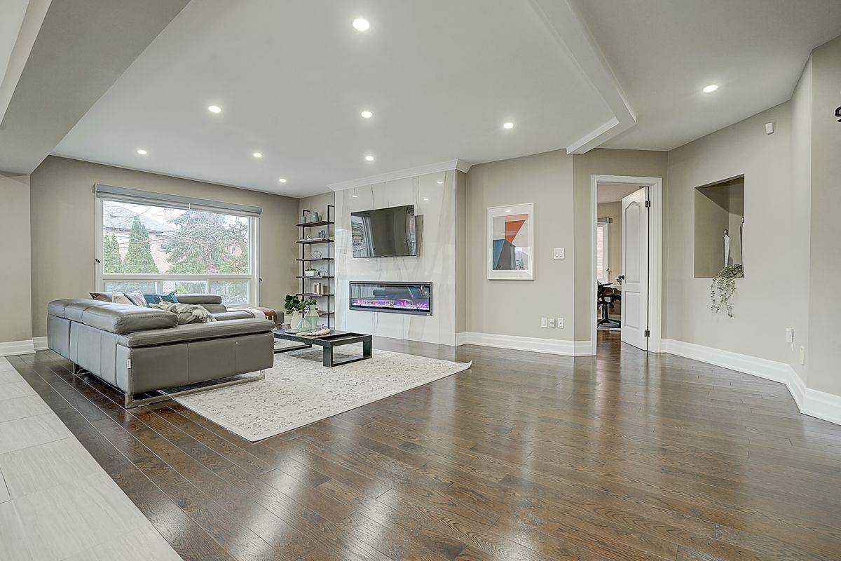 Markham, ON L3R 0R1,74 Webber CRES
