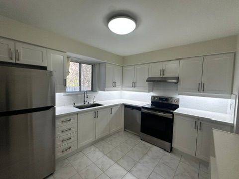 Toronto C15, ON M2J 2C2,10 Esterbrooke AVE #33