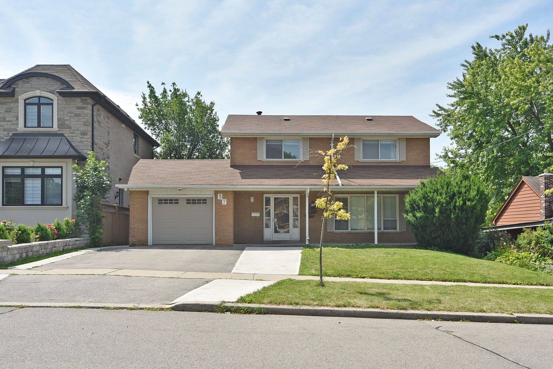 Toronto E09, ON M1G 1K9,37 Marcella ST