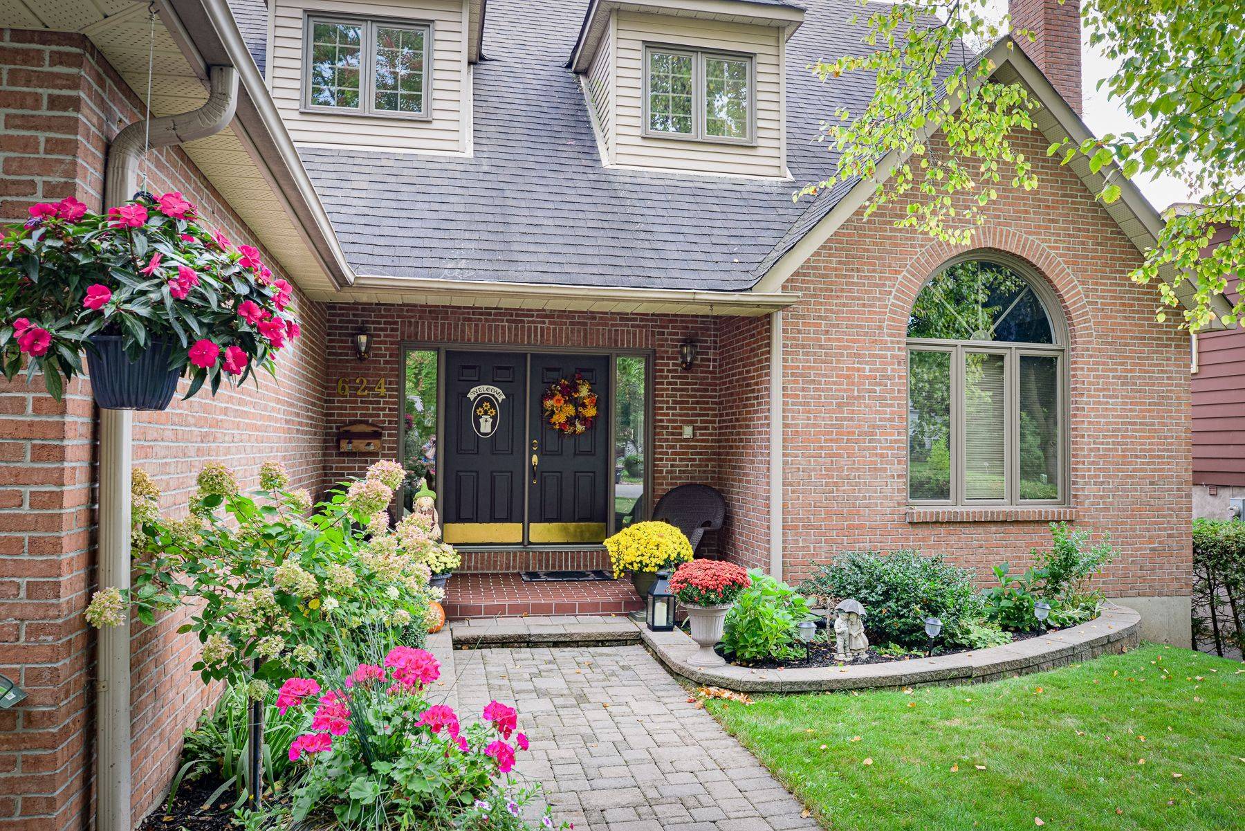 Orillia, ON L3V 6Y8,624 HIGH ST