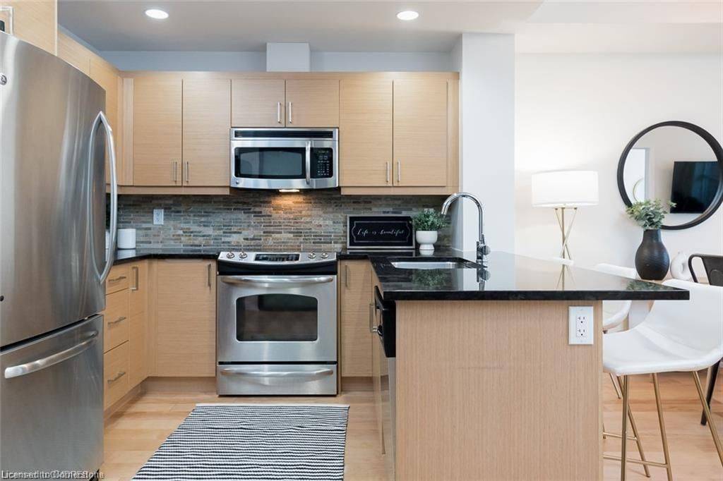Burlington, ON L7S 1M7,551 Maple AVE #612