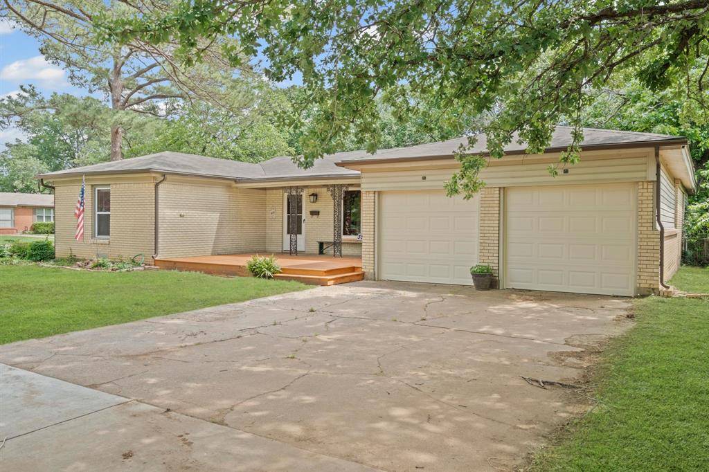 Bedford, TX 76022,356 Bedford Court E