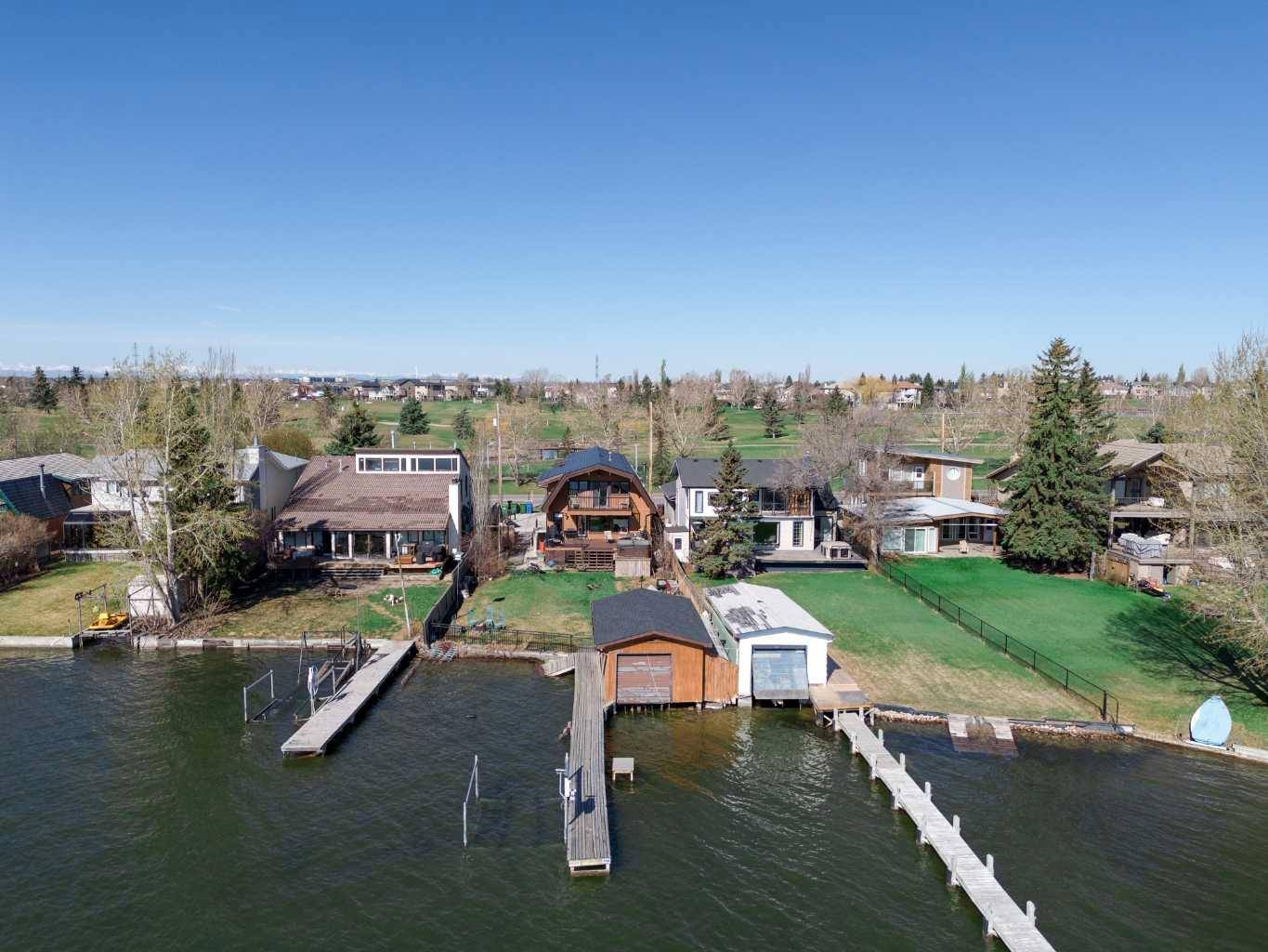 Chestermere, AB T1X 1A3,448 West Chestermere DR