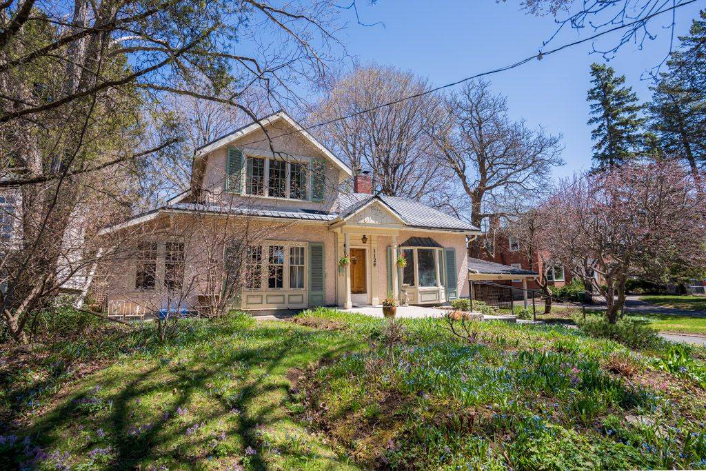 Rockcliffe Park, ON K1M 0E6,1128 Lisgar RD