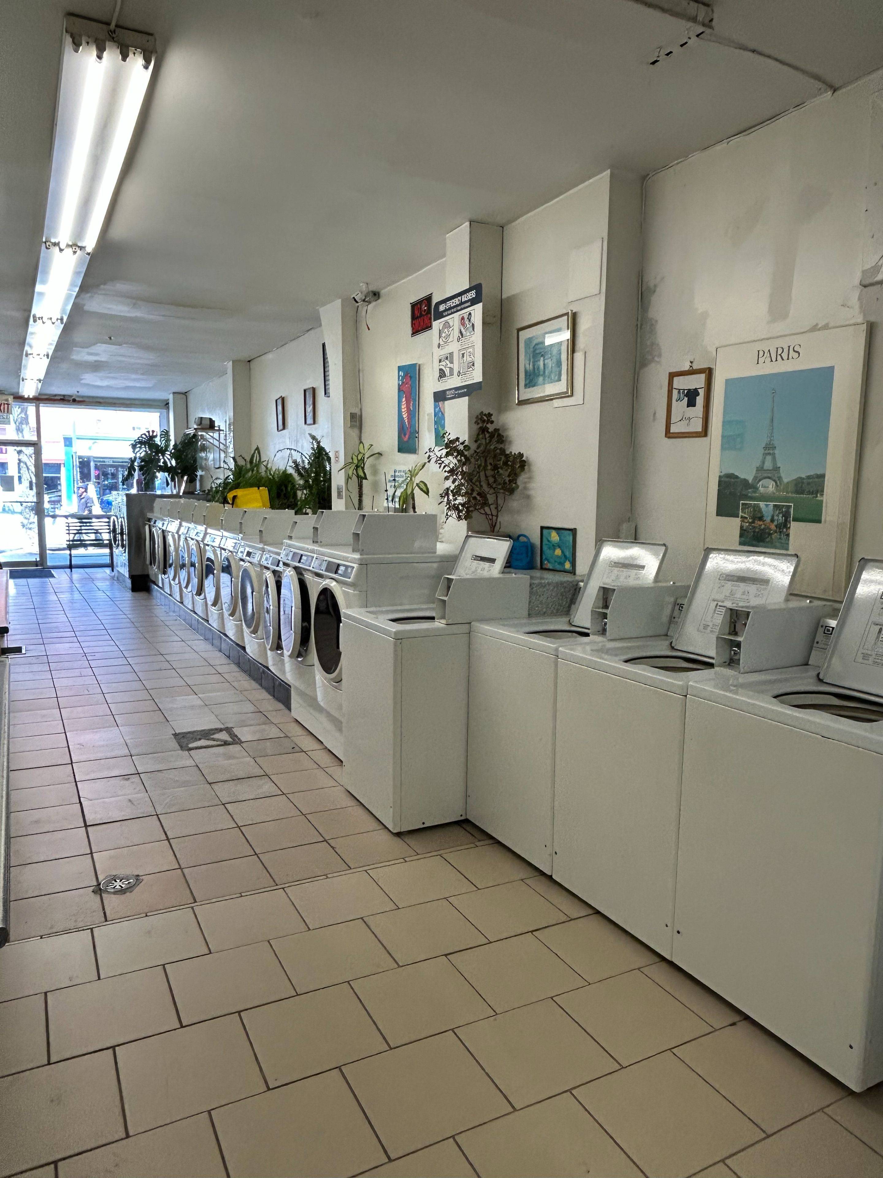 Toronto W03, ON M6E 1B8,1259 St Clair AVE W