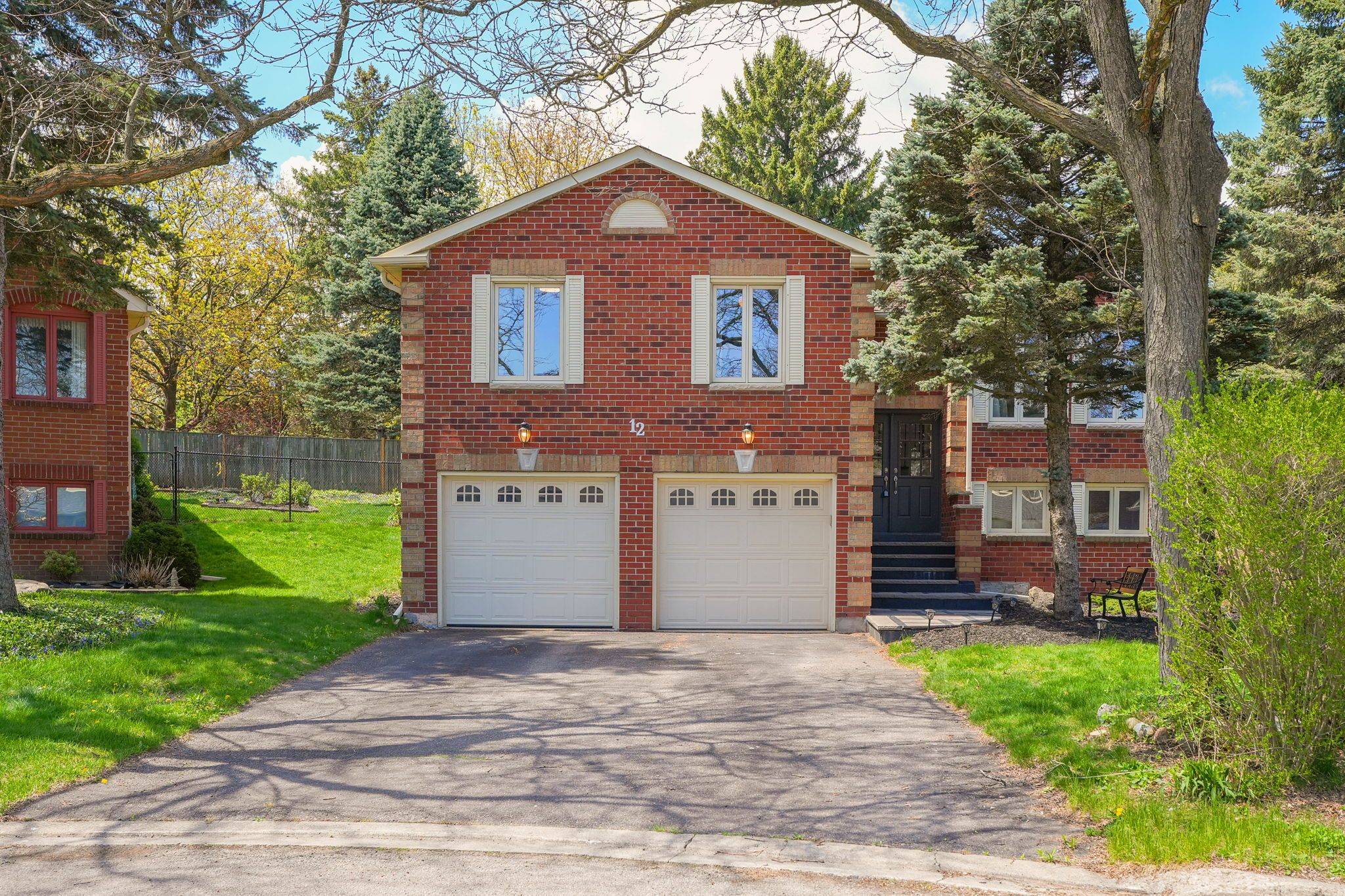 Brampton, ON L6Z 3J3,12 Archer CT