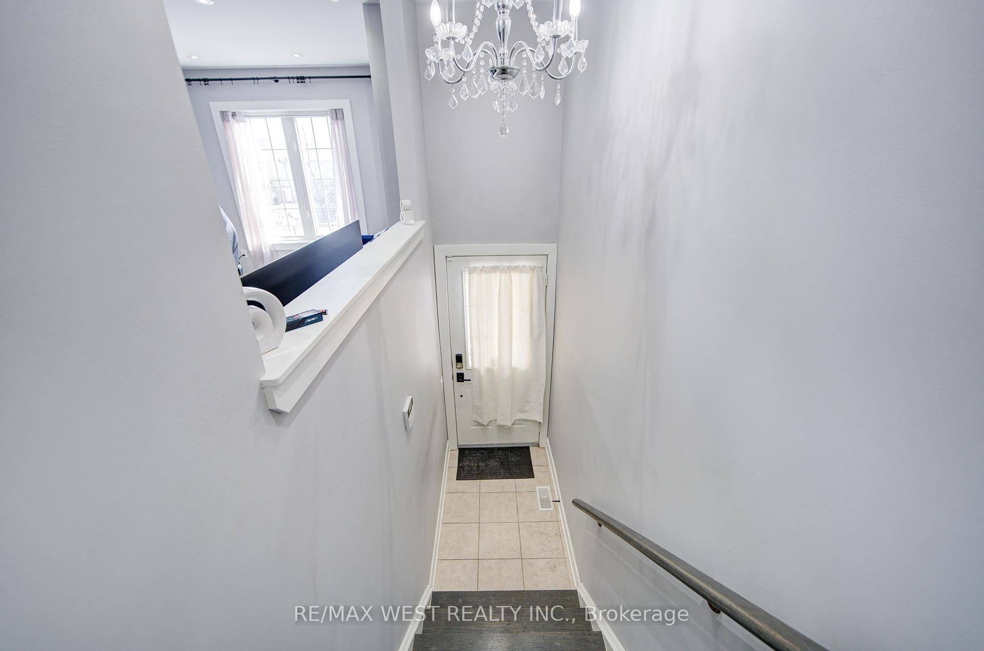 Pickering, ON L1V 7K5,735 Sheppard AVE #65