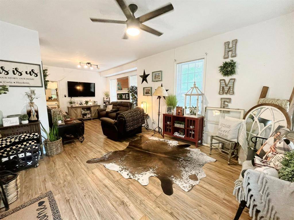 Crandall, TX 75114,107 N Main Street