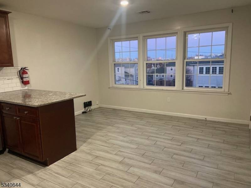 Newark City, NJ 07103,455 S 14th St #3