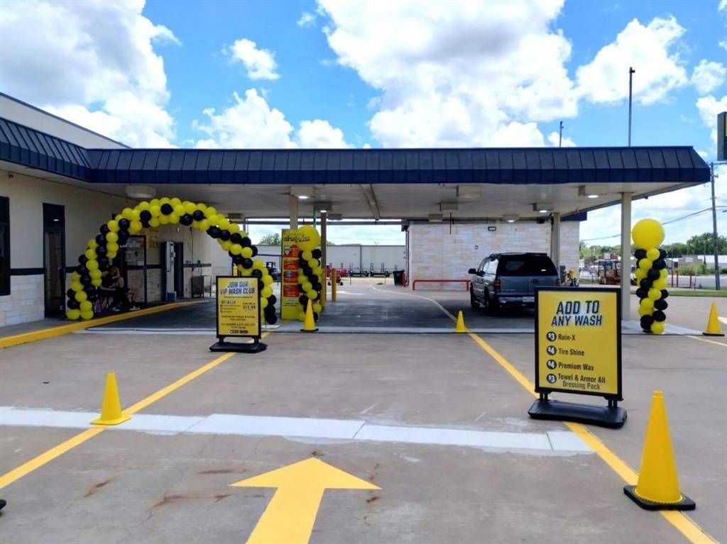 Cleburne, TX 76033,1828 N Main Street