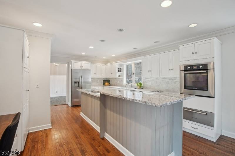 Peapack Gladstone Boro, NJ 07977,84 Willow Ave