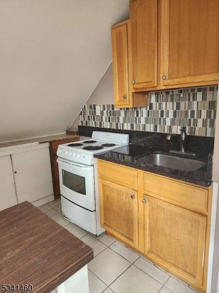 Roselle Boro, NJ 07203,220 Gordon St