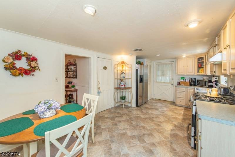 Little Falls Twp., NJ 07424,4 Ridge Rd