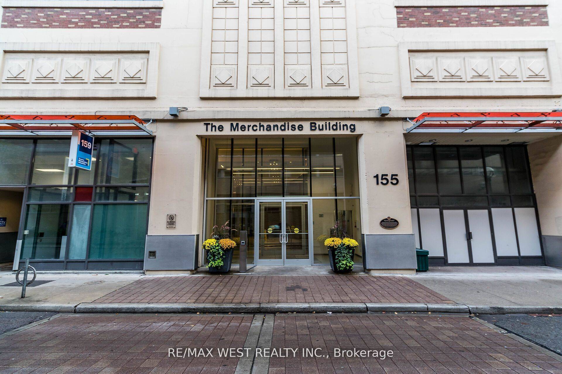 Toronto C08, ON M5B 2P7,155 Dalhousie ST #821