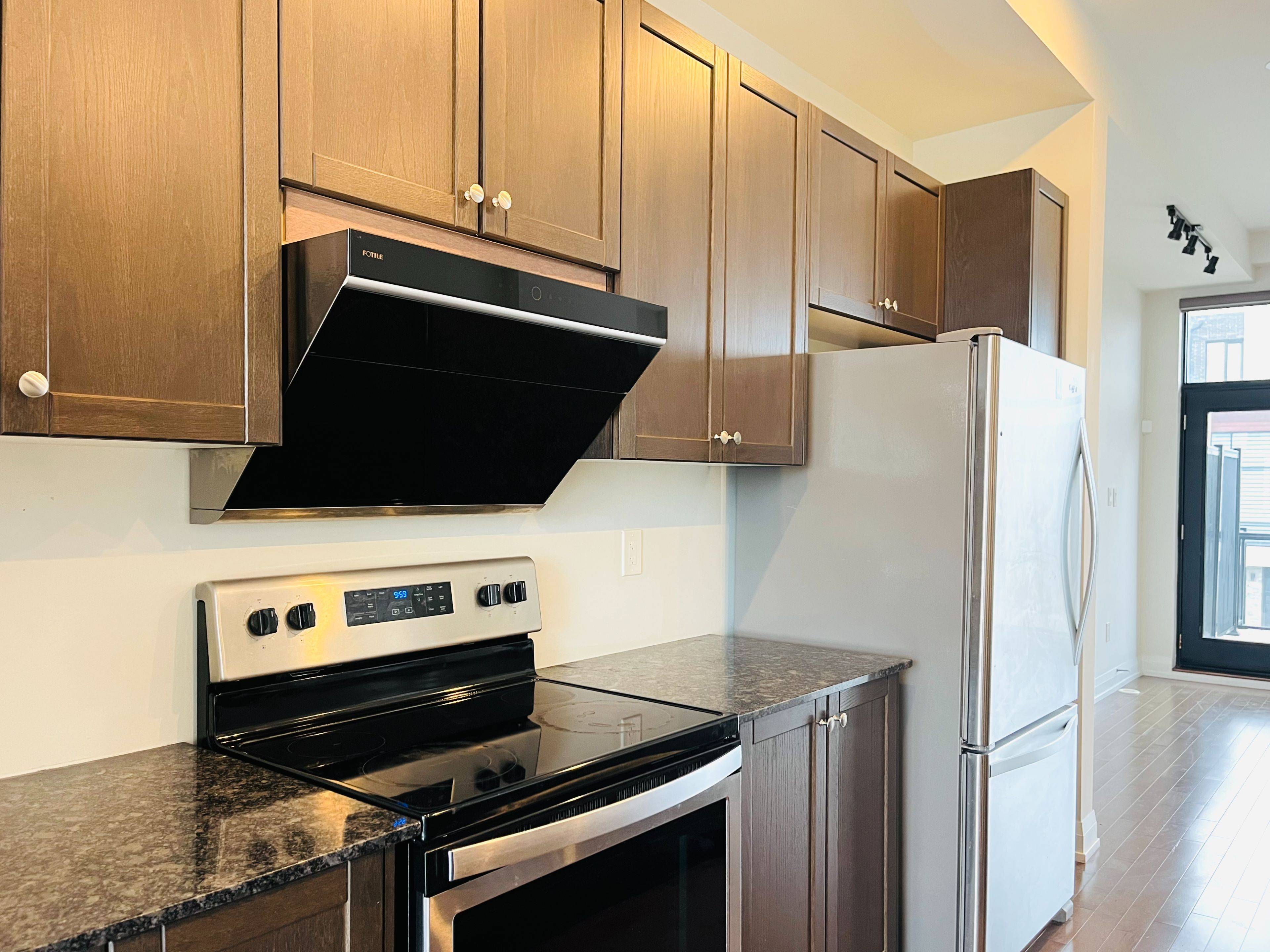 Richmond Hill, ON L4C 5S9,9601 Bathurst ST