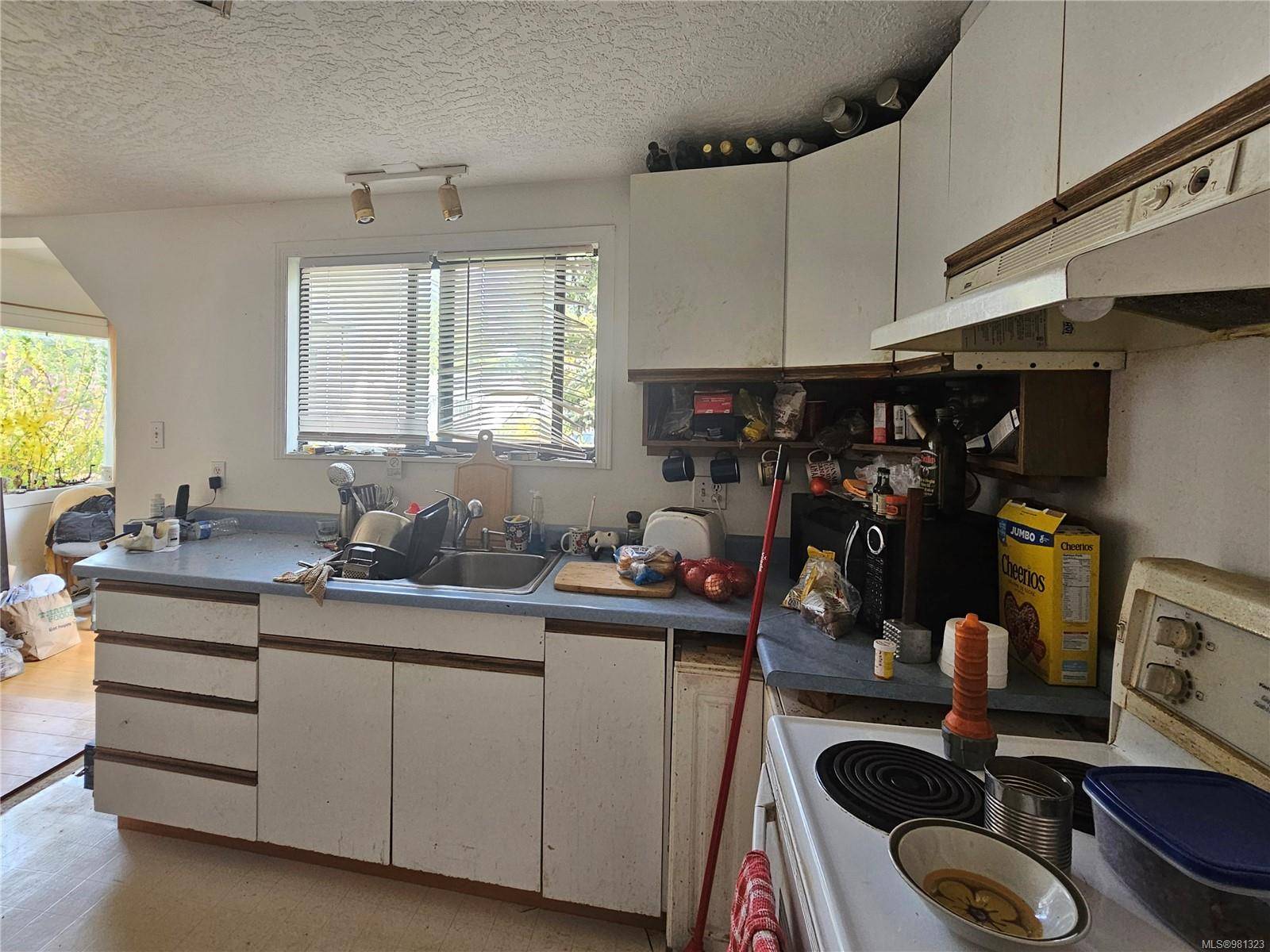 Langford, BC V9B 3K7,2755 Grainger Rd