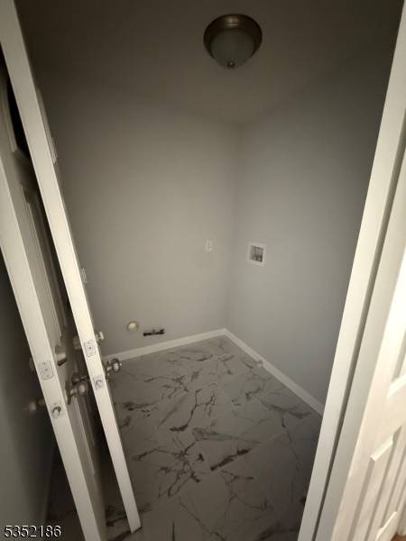 Newark City, NJ 07112,924 Hunterdon street #1
