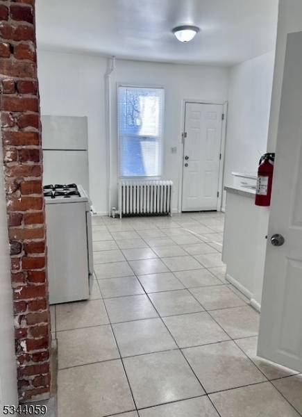 Paterson City, NJ 07522,41 Wayne Ave