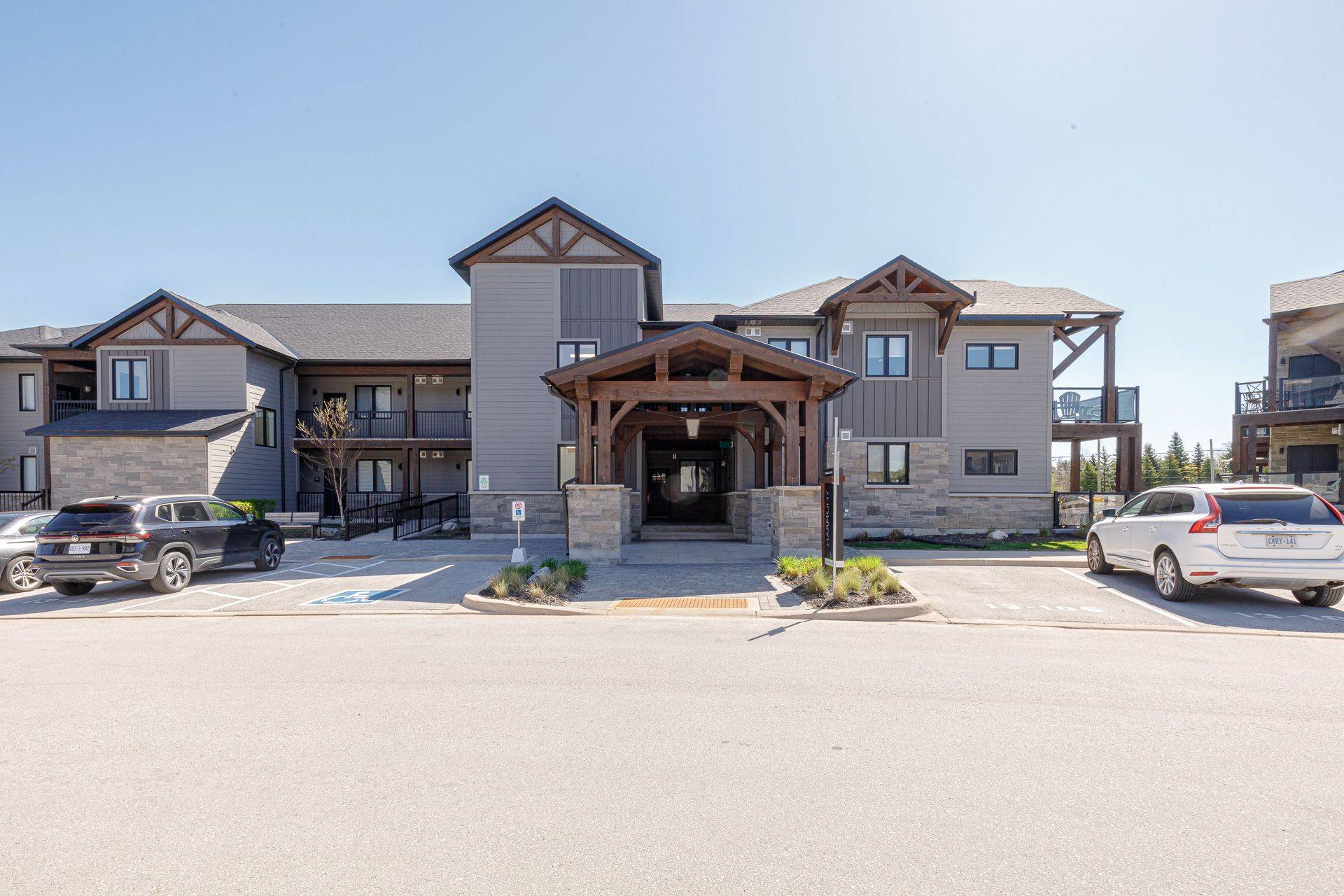 Blue Mountains, ON L9Y 2X5,13 Beausoleil LN #101